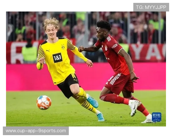 加拿大战德国：戴维斯高速奔袭助攻，穆西亚拉回敬世界波