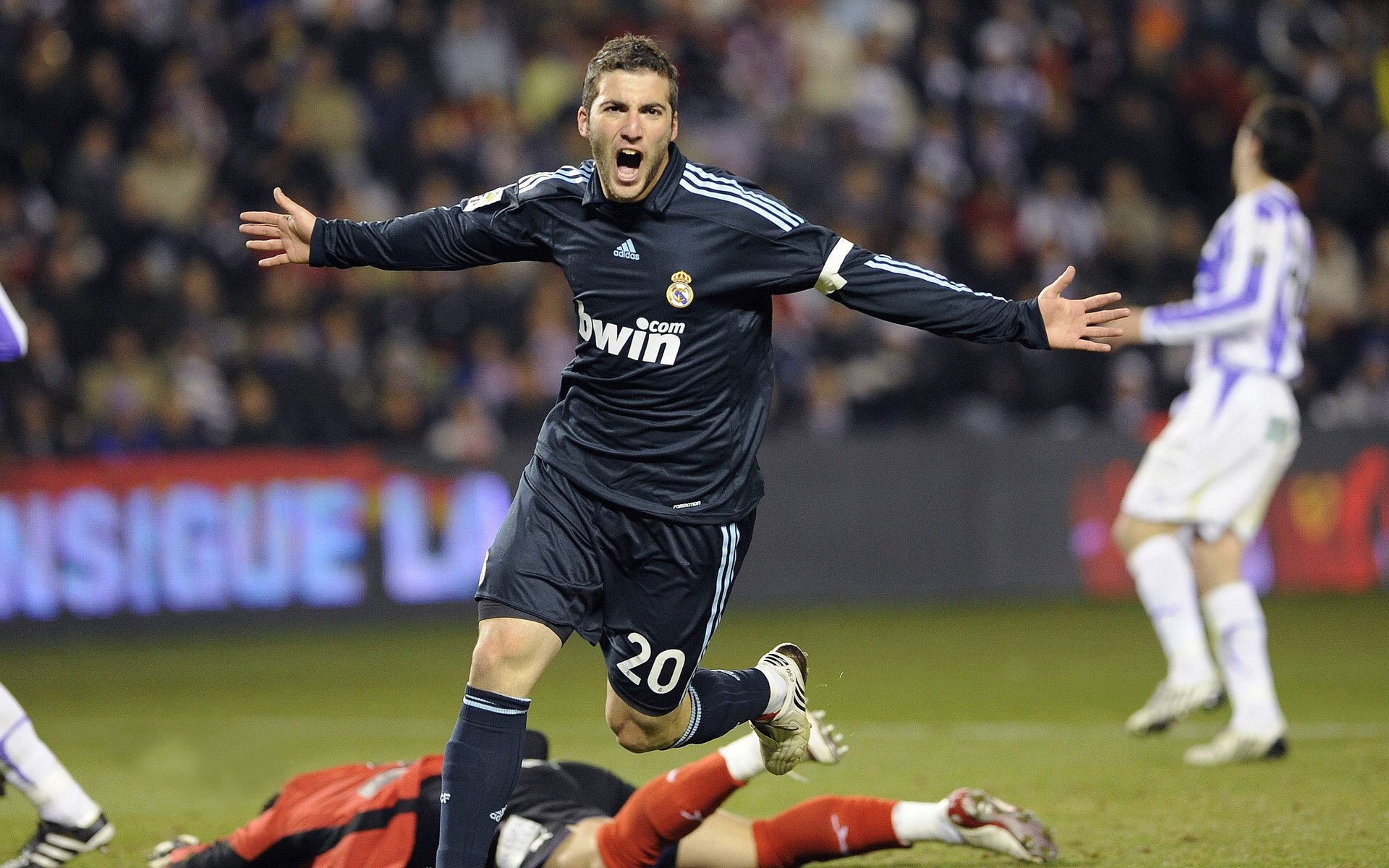 射击队训练引入虚拟现实增强专注力，射击训练营能提高什么