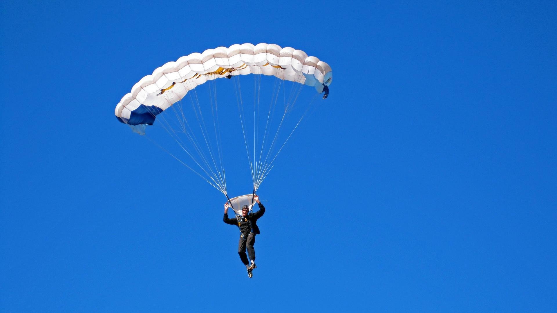 射击队训练引入虚拟现实增强专注力，射击训练营能提高什么
